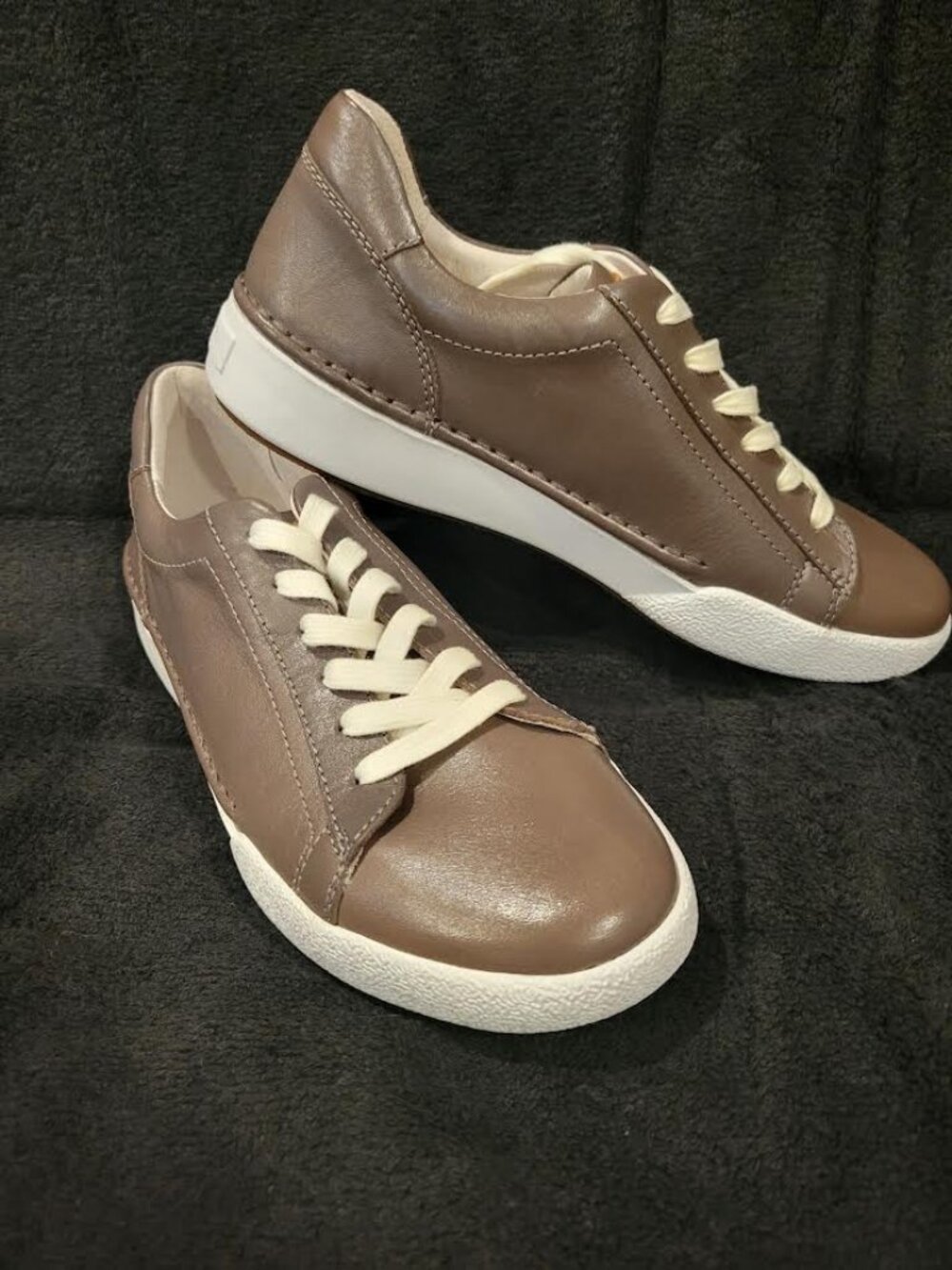 NIB Josef Seibel premium leather sneakers, size 37